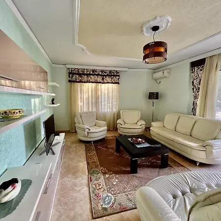 In Durres Elio Golem (Tirana)