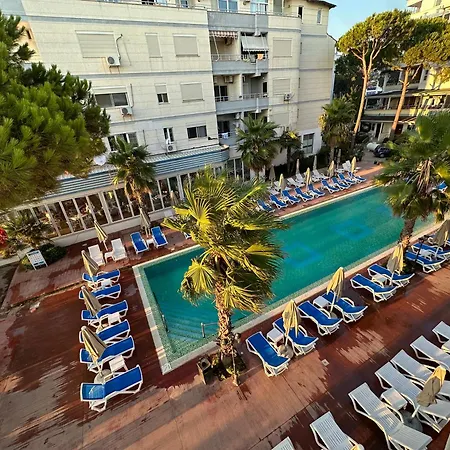 In Durres Elio Golem (Tirana)