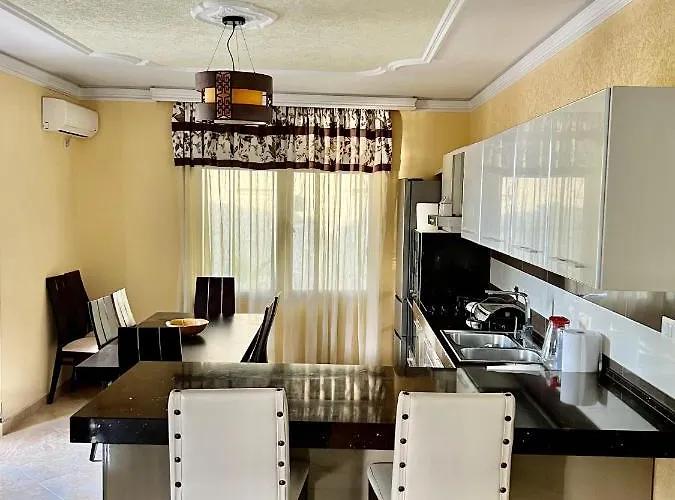 アパート In Durres Elio ゴーレム